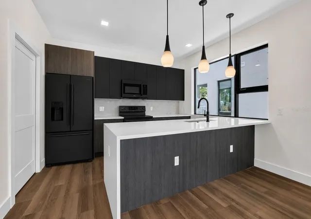 5th image of 100 36Th St N, St Petersburg, FL 33713 | MLS# TB8530789