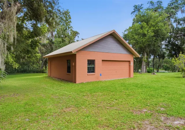 4th image of 38700 Lakeview Dr, Lady Lake, FL 32159 | MLS# G5115312