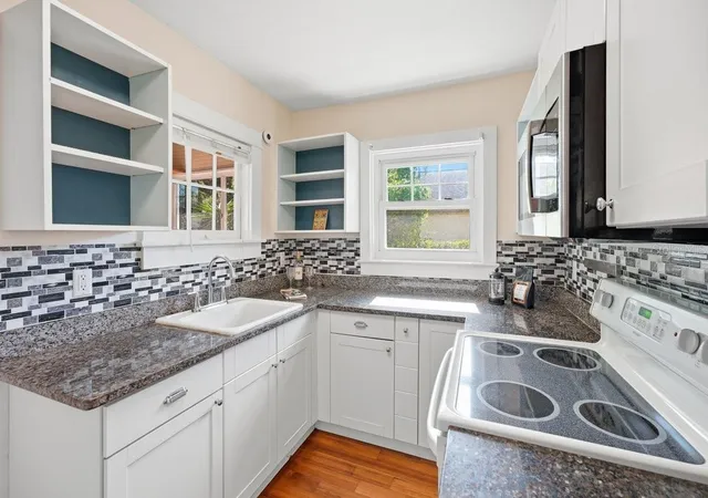 5th image of 2048 5Th St, Sarasota, FL 34237 | MLS# A4700512