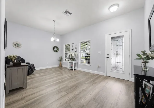 4th image of 2814 Maple Brook Loop, Lutz, FL 33558 | MLS# TB8530886
