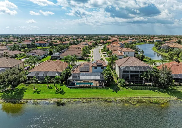 3rd image of 5664 Cloverleaf Run, Bradenton, FL 34211 | MLS# A4700539