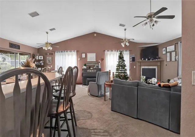 4th image of 706 Murray Cir, Lady Lake, FL 32159 | MLS# OM728841