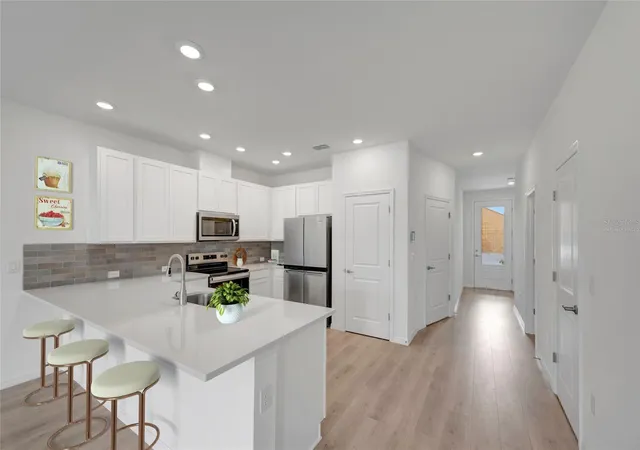 3rd image of 6416 Jensen View Ave, Apollo Beach, FL 33572 | MLS# TB8530932
