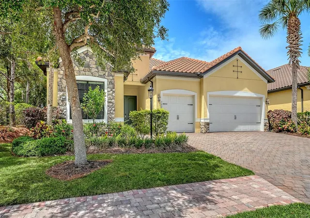 Photo 4 of Single family home for sale at 7005 Whittlebury Trl, Bradenton, FL 34202 | MLS# A4700548 | Listing updated on 2026-10-09