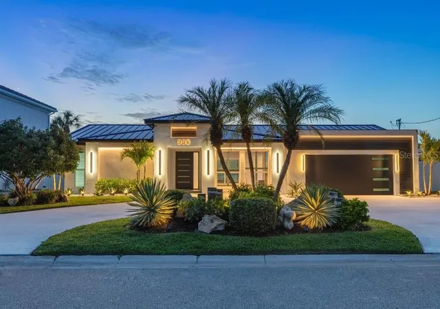 1st image of 306 Buttonwood Ln, Largo, FL 33770 | MLS# TB8530954