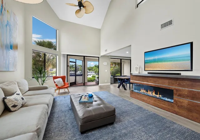 5th image of 1906 Harbourside Dr #304, Longboat Key, FL 34228 | MLS# A4700558