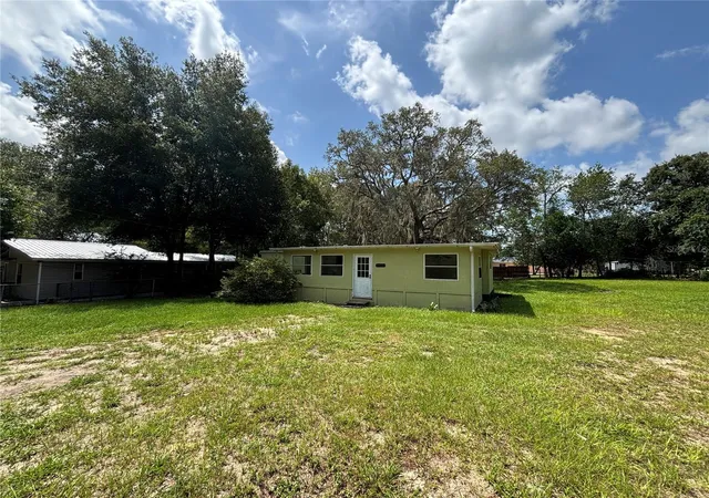 Photo 3 of Manufactured home for sale at 18274 Se 22nd Place, Silver Springs, FL 34488 | MLS# OM728850 | Listing updated on 2026-09-25