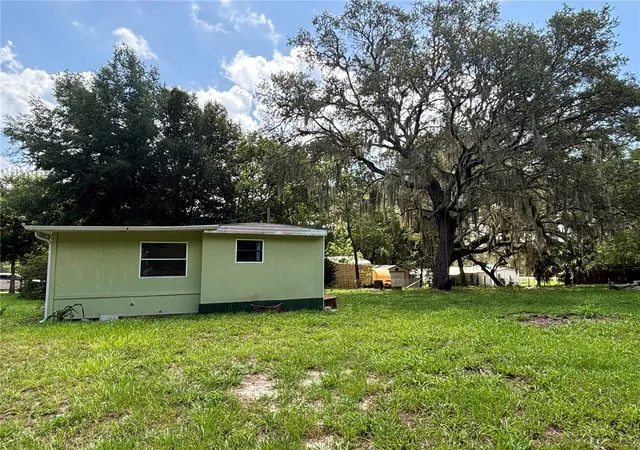 Photo 4 of Manufactured home for sale at 18274 SE 22nd Place, Silver Springs, FL 34488 | MLS# OM728850 | Listing updated on 2026-09-25