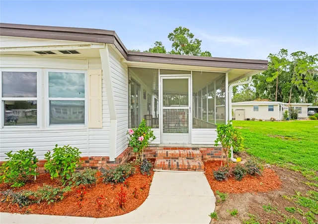 Photo 2 of Sale Pending at 150 Azalea Trl, Leesburg, FL 34748 | MLS# O6426652 | Listing updated on 2026-10-20