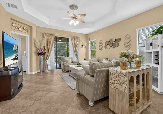 Photo 4 of House for sale at 11417 Okaloosa Dr, Venice, FL 34293 | MLS# A4700560 | Listing updated on 2026-10-04