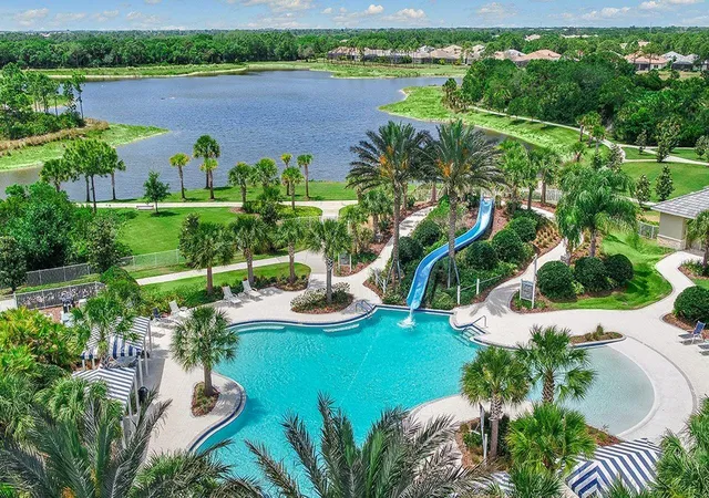 Photo 4 of Sale Pending at 21261 Holmes Cir, Venice, FL 34293 | MLS# A4700562 | Listing updated on 2026-08-26