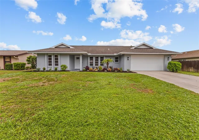 Photo 1 of Single family home for sale at 4308 Pasadena Cir, Sarasota, FL 34233 | MLS# A4700571 | Listing updated on 2026-08-18