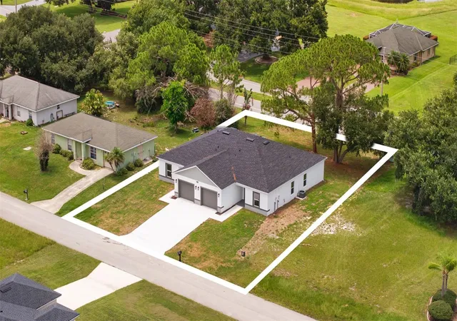 2nd image of 110 Friendly Cir, SEBRING, FL 33876
