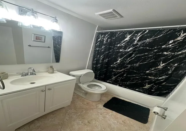 Photo 27 of Single family home for sale at 16004 Saddle Crk Dr, Tampa, FL 33618 | MLS# TB8531096 | Listing updated on 2026-08-31