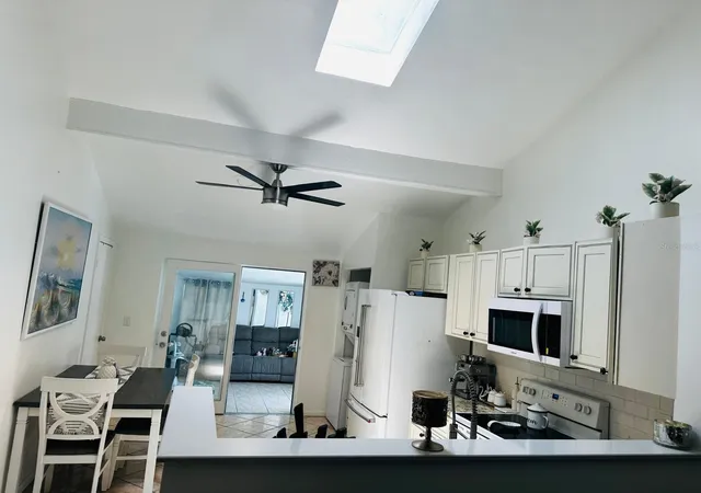 Photo 2 of Single family home for sale at 16004 Saddle Crk Dr, Tampa, FL 33618 | MLS# TB8531096 | Listing updated on 2026-08-31