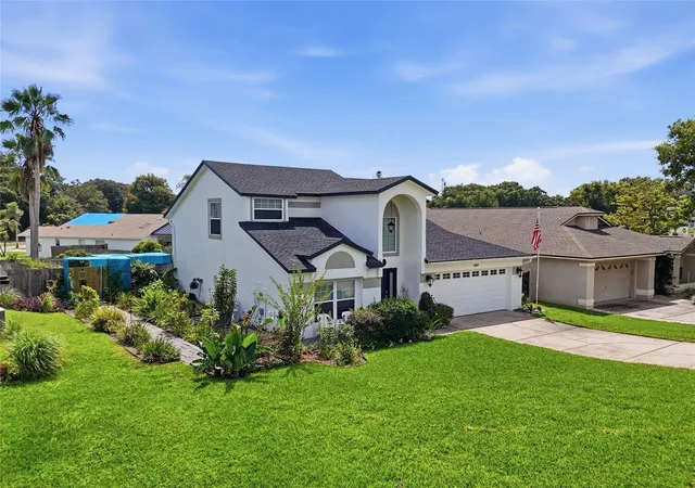 Photo 2 of Single family home for sale at 2909 Somersworth Ct, Orlando, FL 32835 | MLS# O6426787 | Listing updated on 2026-09-06