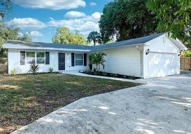 1st image of 120 Avenida De Baha, Nokomis, FL 34275 | MLS# TB8531106