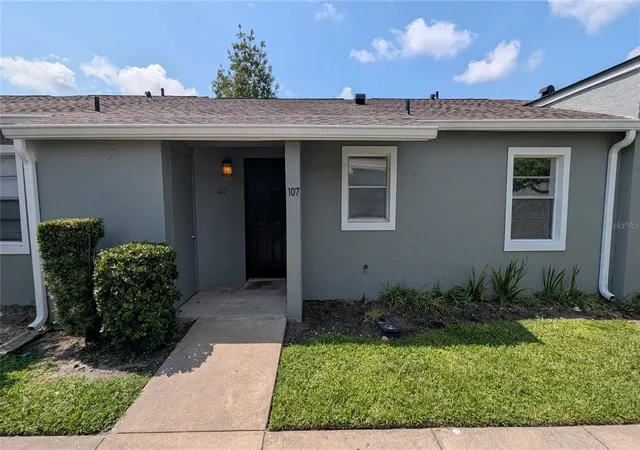 Photo 3 of Townhouse for sale at 107 Dorchester Sq, Lake Mary, FL 32746 | MLS# O6426792 | Listing updated on 2026-10-10