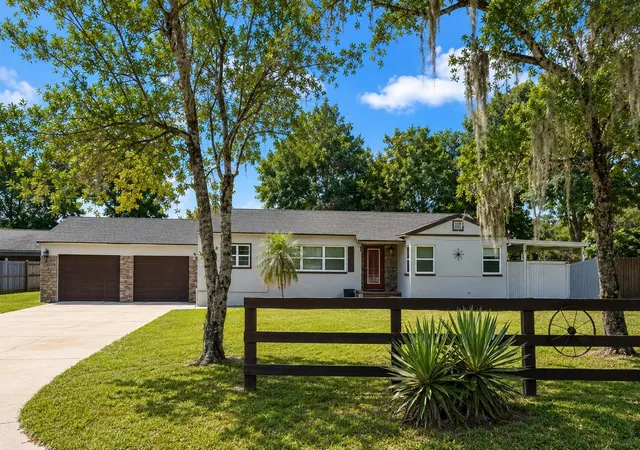 1st image of 2400 S Laurel Ave, Sanford, FL 32771 | MLS# O6426825