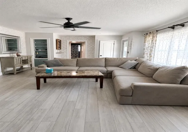 5th image of 2400 S Laurel Ave, Sanford, FL 32771 | MLS# O6426825