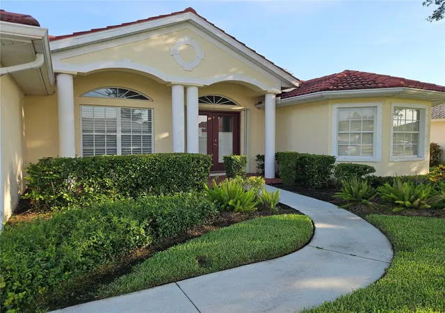 Photo 2 of Single family home for sale at 6628 Deering Cir, Sarasota, FL 34240 | MLS# TB8531147 | Listing updated on 2026-09-01