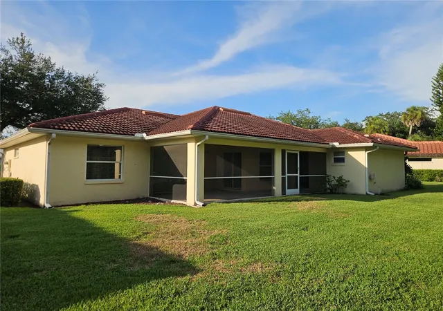 Photo 3 of Single family home for sale at 6628 Deering Cir, Sarasota, FL 34240 | MLS# TB8531147 | Listing updated on 2026-09-01