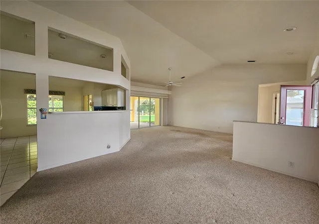 Photo 4 of Single family home for sale at 6628 Deering Cir, Sarasota, FL 34240 | MLS# TB8531147 | Listing updated on 2026-09-01