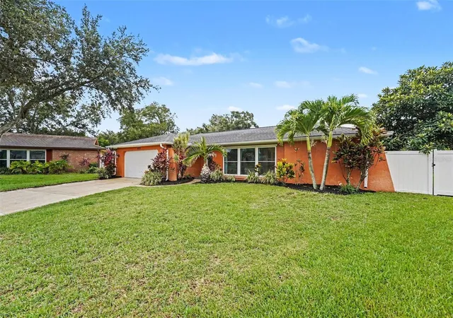 2nd image of 2675 Red Oak Ct, Clearwater, FL 33761 | MLS# TB8531212