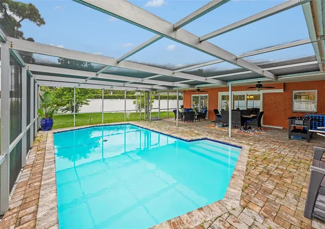 4th image of 2675 Red Oak Ct, Clearwater, FL 33761 | MLS# TB8531212