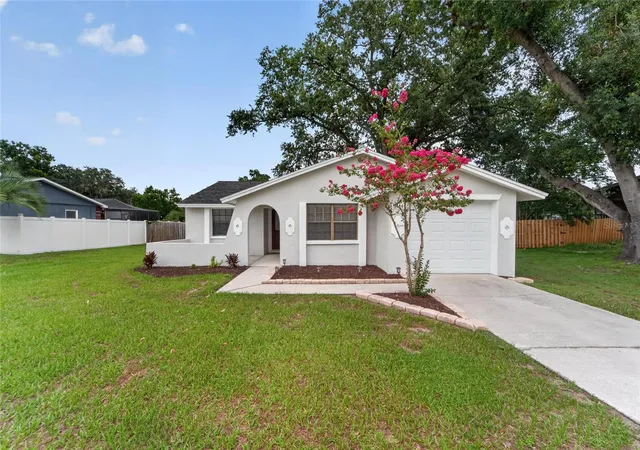 Photo 3 of Sale Pending at 3414 King George Ln, Seffner, FL 33584 | MLS# TB8531271 | Listing updated on 2026-08-29