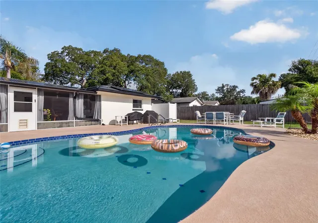 2nd image of 127 Rose Briar Dr, Longwood, FL 32750 | MLS# O6427054