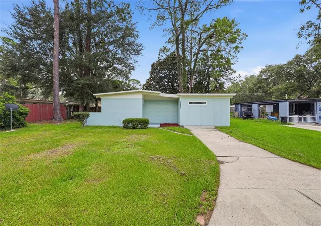 2nd image of 2832 Ne 11th Ter, Gainesville, FL 32609 | MLS# GC542140