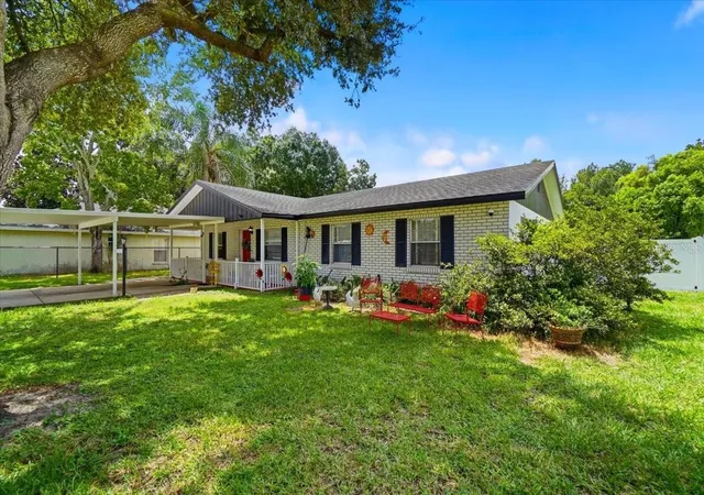 Photo 4 of Single family home for sale at 156 Manseau Dr, Winter Haven, FL 33880 | MLS# L4963680 | Listing updated on 2026-08-19