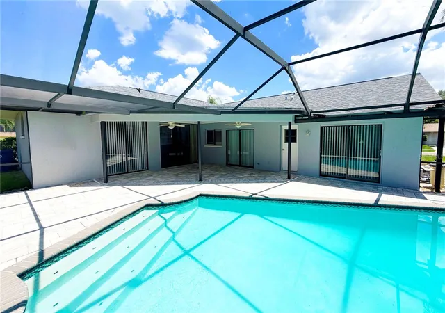 Photo 3 of Single family home for sale at 588 Hollowtree Pl, Tarpon Springs, FL 34688 | MLS# W7887858 | Listing updated on 2026-08-17