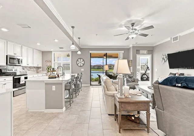 Listing Photo 5 - Condo for sale in building located at 12455 Ghiberti Cir, VENICE, FL 34293 - Unit #101