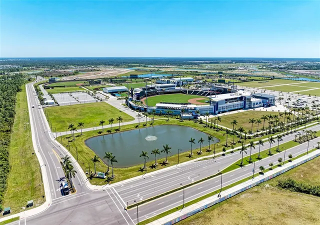 Listing Photo 2 - Condo for sale in building located at 12455 Ghiberti Cir, VENICE, FL 34293 - Unit #101