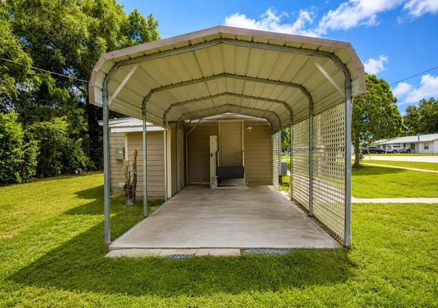 Photo 4 of Single family home for sale at 5811 11th Street, Zephyrhills, FL 33542 | MLS# GC542142 | Listing updated on 2026-09-24