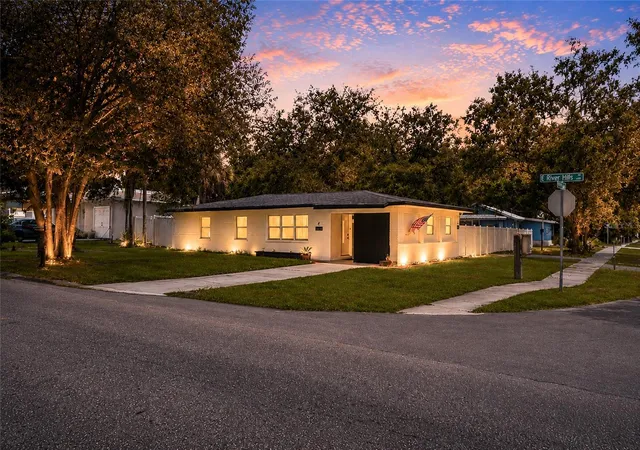Photo 1 of Single family home for sale at 4015 River Hills Dr, Tampa, FL 33617 | MLS# TB8531558 | Listing updated on 2026-09-03