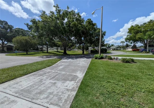 Photo 3 of Single family home for sale at 29 Buck Cir, Haines City, FL 33844 | MLS# S5154181 | Listing updated on 2026-08-08