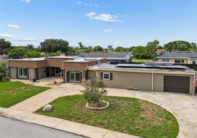 Photo 3 of Single family home for sale at 4306 Newbury Dr, New Port Richey, FL 34652 | MLS# W7887880 | Listing updated on 2026-08-17