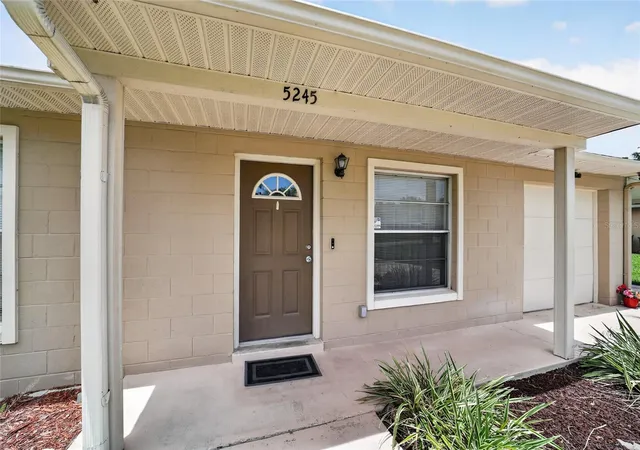 Photo 3 of Single family home for sale at 5245 SE 107th Place, Belleview, FL 34420 | MLS# G5115406 | Listing updated on 2026-09-08