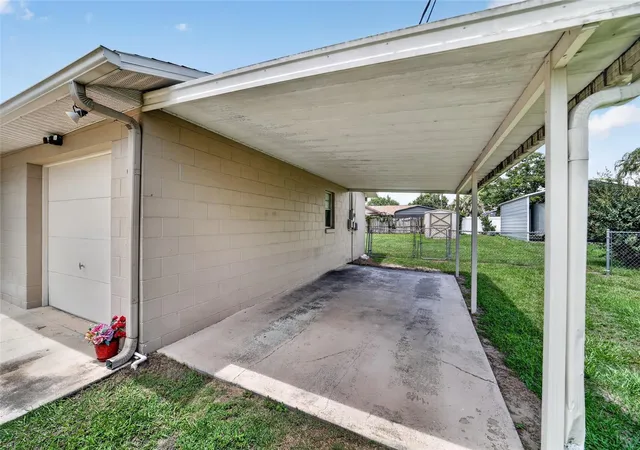 Photo 4 of Single family home for sale at 5245 SE 107th Place, Belleview, FL 34420 | MLS# G5115406 | Listing updated on 2026-09-08