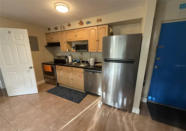 5th image of 4215 E Bay Dr #1702B, Clearwater, FL 33764 | MLS# O6427270