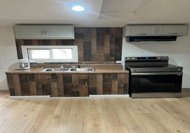 Photo 5 of Manufactured home for sale at 10330 NE 90th Street, Bronson, FL 32621 | MLS# GC542160 | Listing updated on 2026-08-31