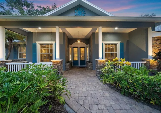 Photo 3 of Sale Pending at 4836 Dunn Dr, Sarasota, FL 34233 | MLS# A4700767 | Listing updated on 2026-08-07