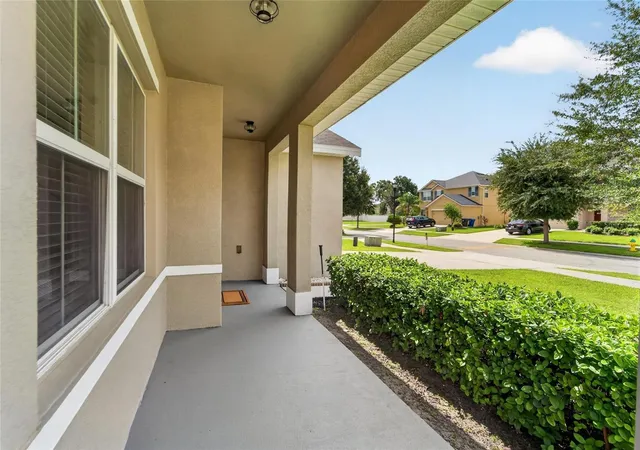 Photo 2 of Single family home for sale at 9637 Troncais Cir, Thonotosassa, FL 33592 | MLS# TB8531780 | Listing updated on 2026-10-06