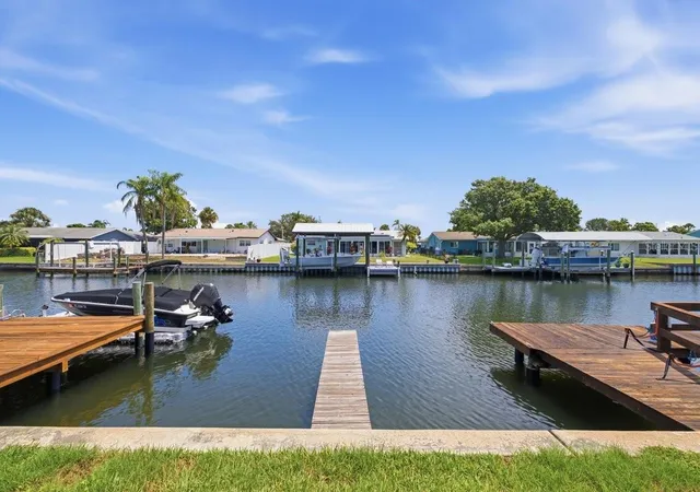 3rd image of 1041 Apollo Bch Blvd, APOLLO BEACH, FL 33572
