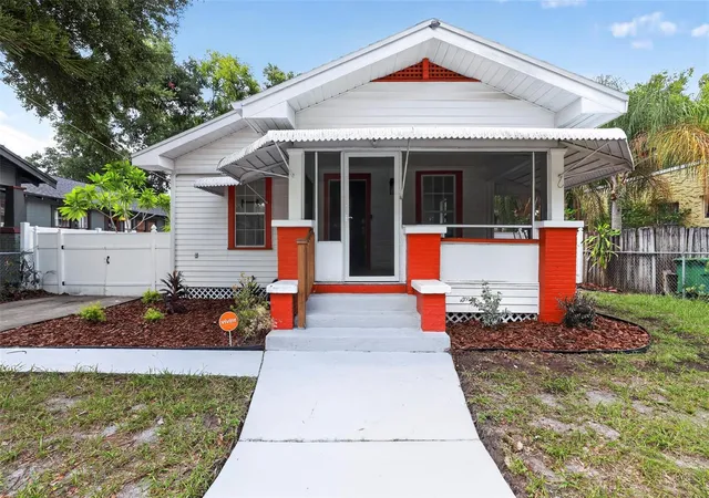 Photo 1 of Single family home for sale at 813 E New Orleans Ave, Tampa, FL 33603 | MLS# TB8531813 | Listing updated on 2026-08-30