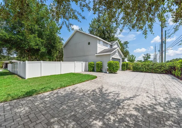 Photo 3 of Sale Pending at 4723 Conway Rd, Orlando, FL 32812 | MLS# O6427391 | Listing updated on 2026-08-18