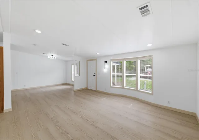 Photo 2 of Sale Pending at 8726 N Meadowview Cir, Tampa, FL 33625 | MLS# TB8531862 | Listing updated on 2026-08-26